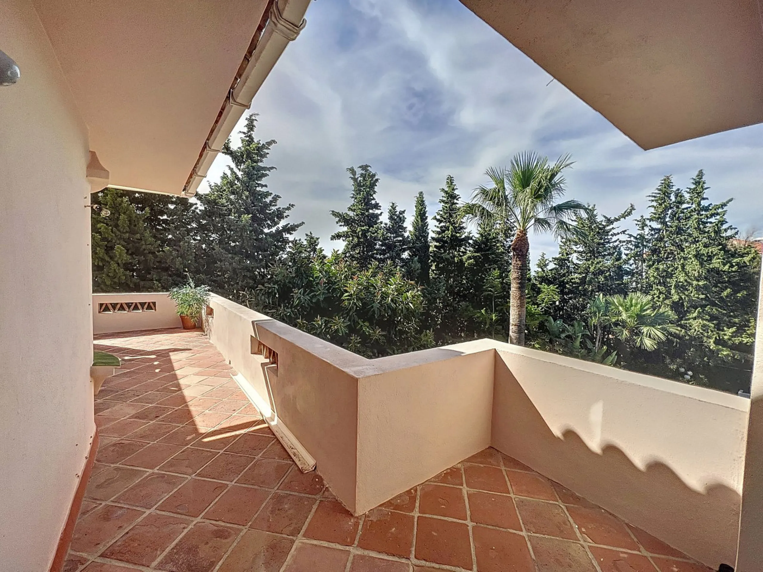 Exquisite Large Villa with a Stunning Plot and Exclusive Privacy in the Prestigious Urbanization near Mijas Pueblo.