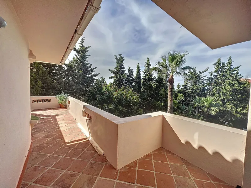 Exquisite Large Villa with a Stunning Plot and Exclusive Privacy in the Prestigious Urbanization near Mijas Pueblo.