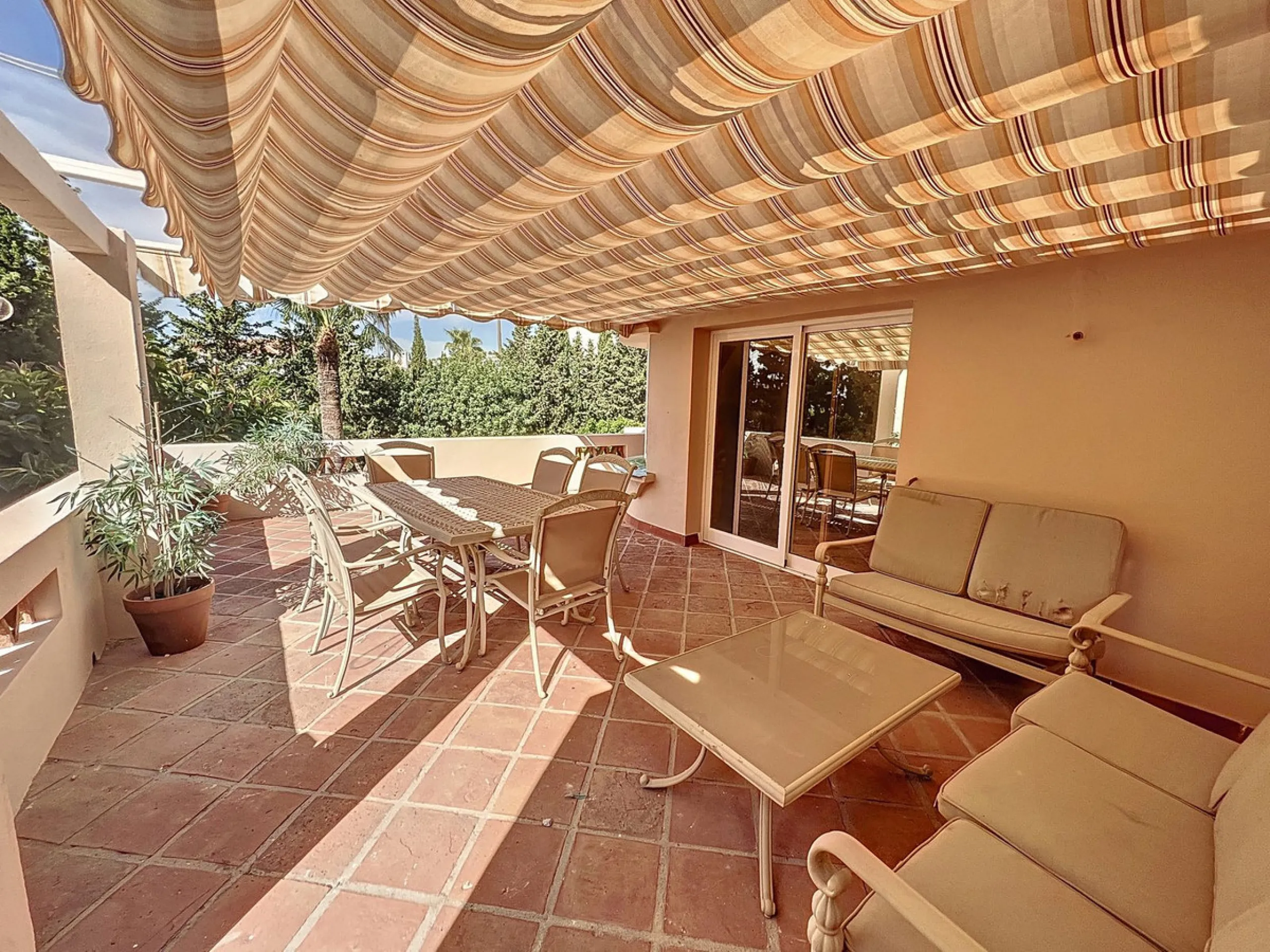 Exquisite Large Villa with a Stunning Plot and Exclusive Privacy in the Prestigious Urbanization near Mijas Pueblo.