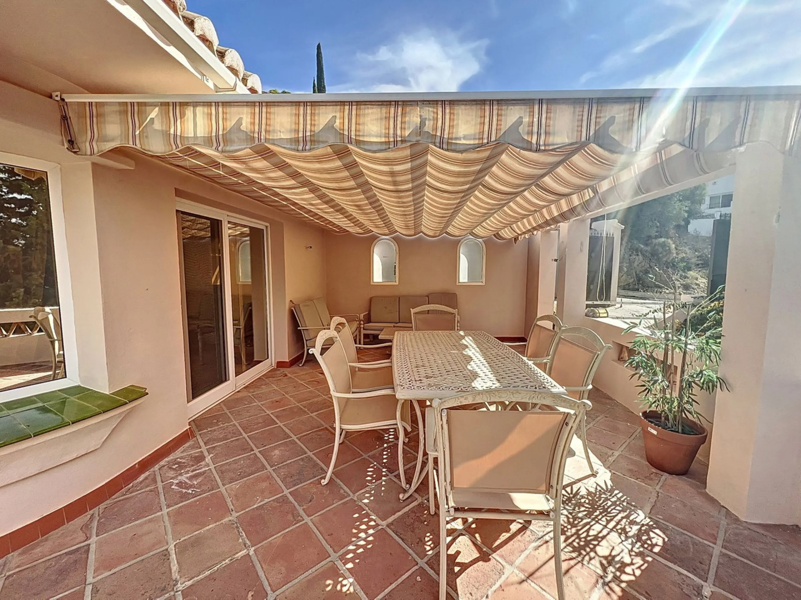 Exquisite Large Villa with a Stunning Plot and Exclusive Privacy in the Prestigious Urbanization near Mijas Pueblo.