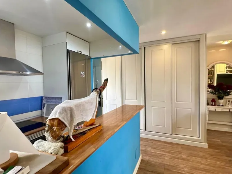 Wake up to the Mediterranean just outside your window in this bright and spacious apartment located in Carvajal, Fuengirola, just a few steps from the beach.