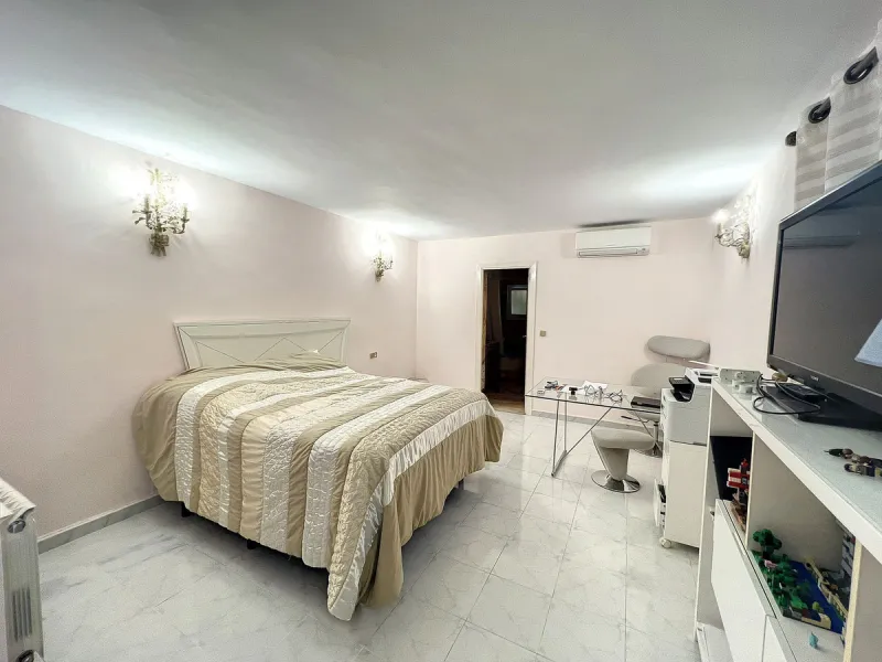 Exquisite Large Villa with a Stunning Plot and Exclusive Privacy in the Prestigious Urbanization near Mijas Pueblo.