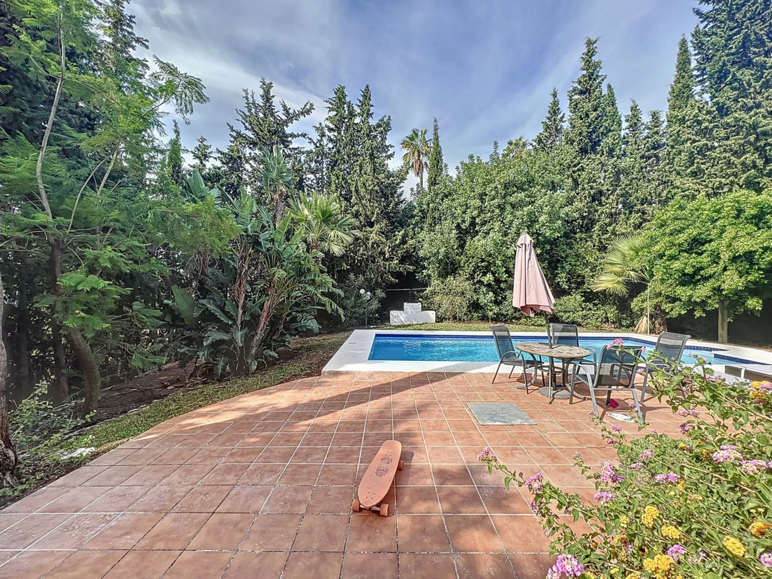Exquisite Large Villa with a Stunning Plot and Exclusive Privacy in the Prestigious Urbanization near Mijas Pueblo.
