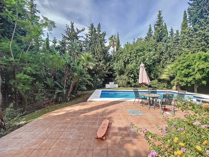 Exquisite Large Villa with a Stunning Plot and Exclusive Privacy in the Prestigious Urbanization near Mijas Pueblo.