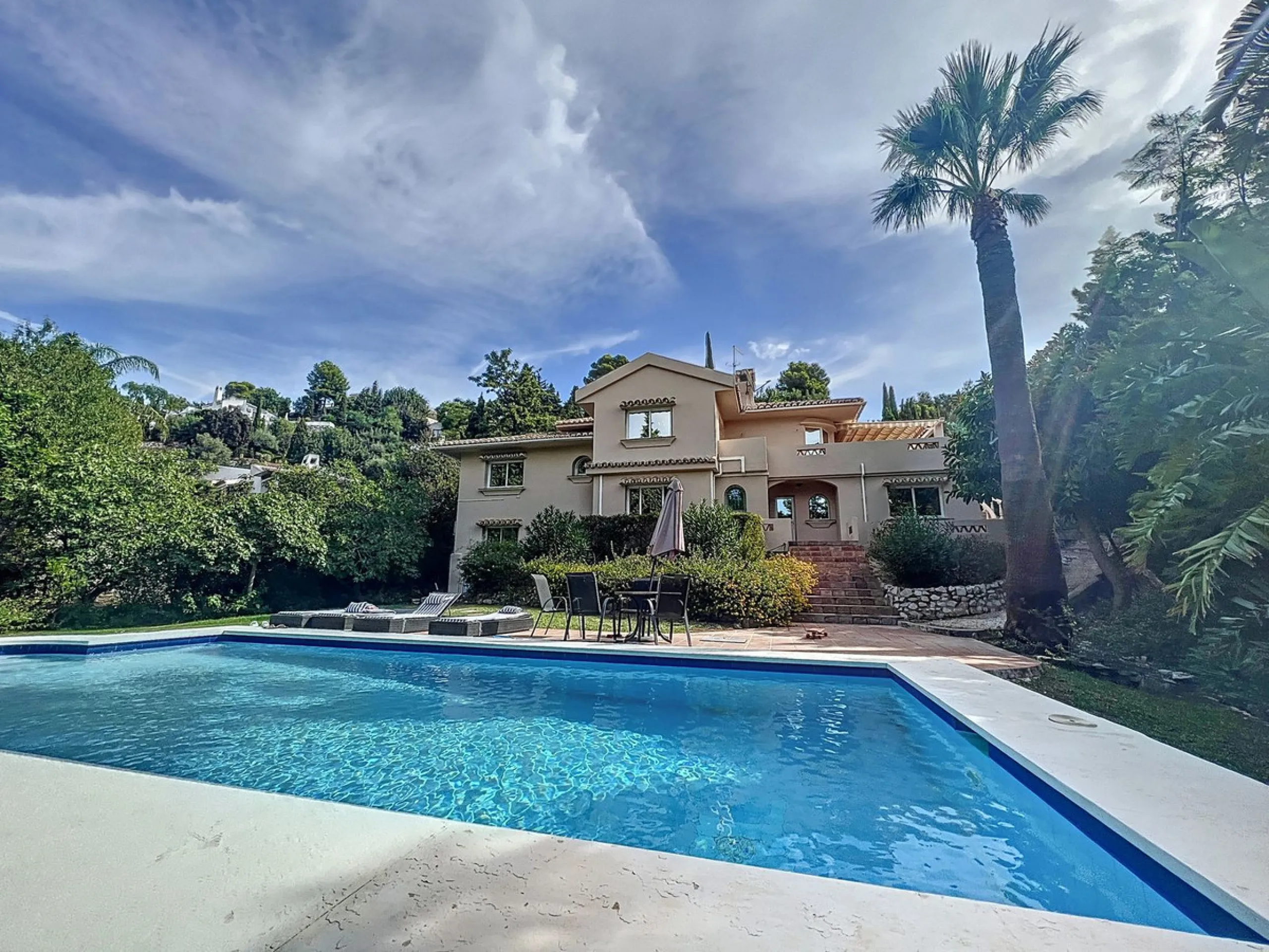 Exquisite Large Villa with a Stunning Plot and Exclusive Privacy in the Prestigious Urbanization near Mijas Pueblo.