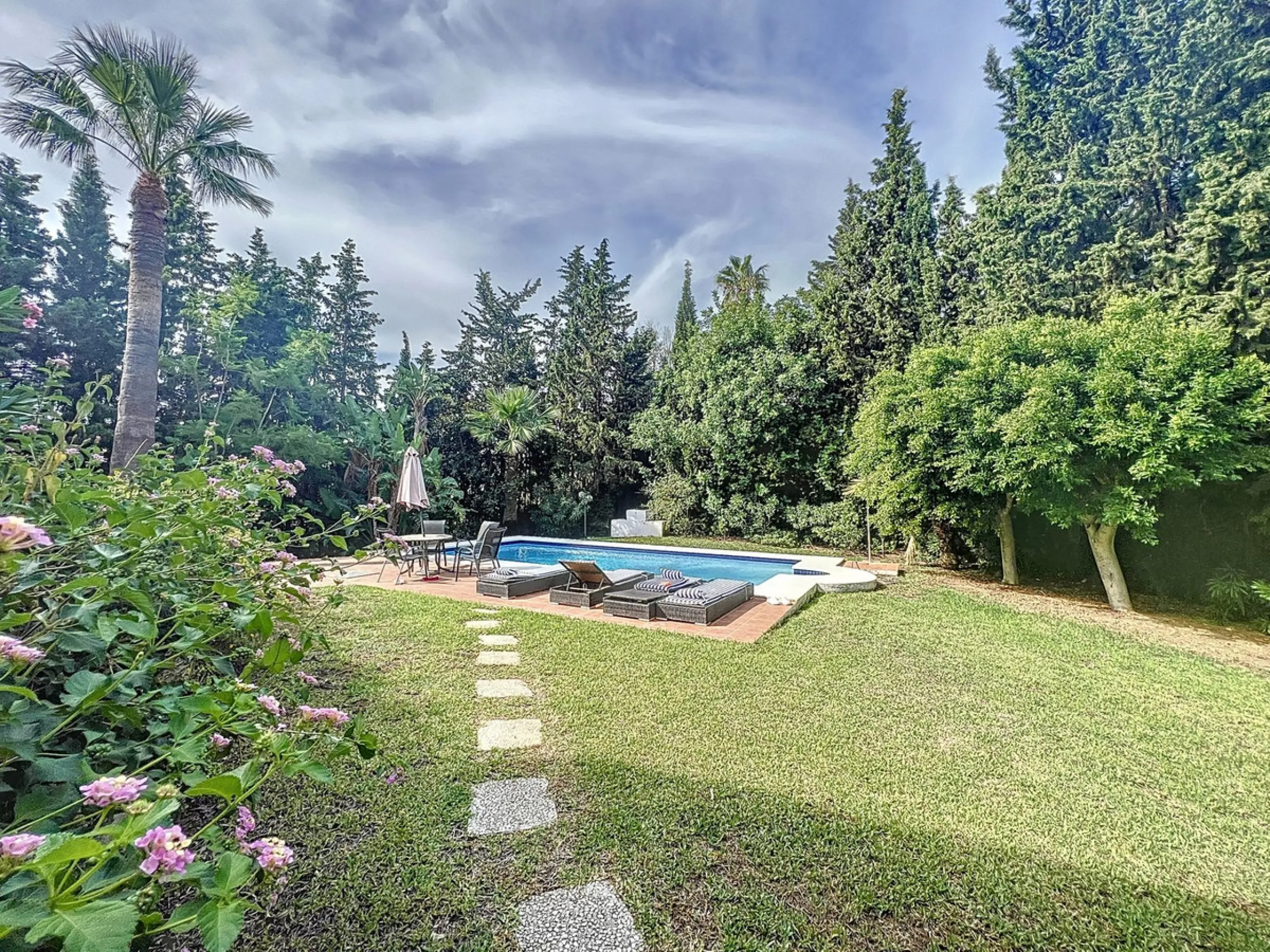 Exquisite Large Villa with a Stunning Plot and Exclusive Privacy in the Prestigious Urbanization near Mijas Pueblo.