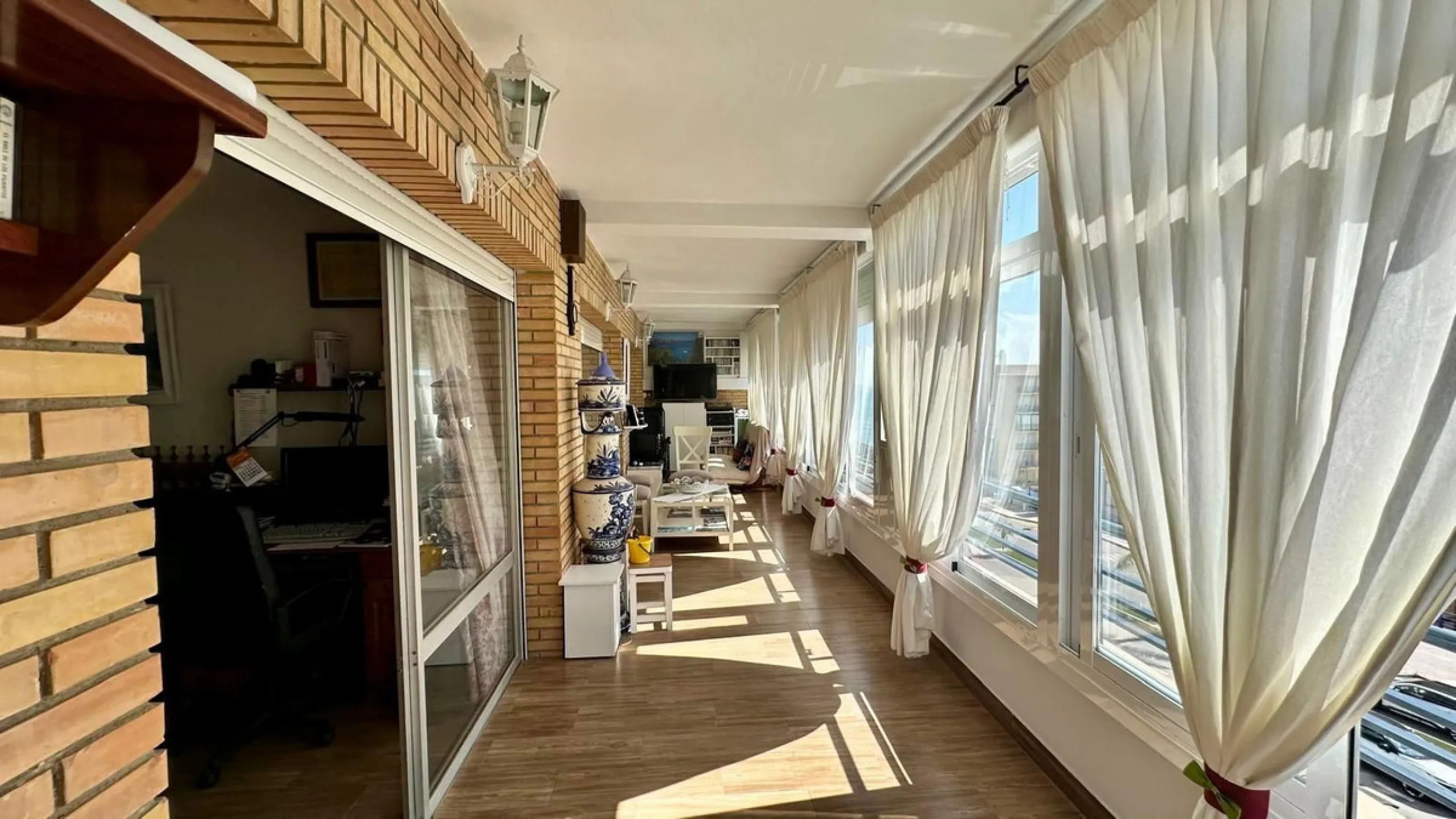 Wake up to the Mediterranean just outside your window in this bright and spacious apartment located in Carvajal, Fuengirola, just a few steps from the beach.