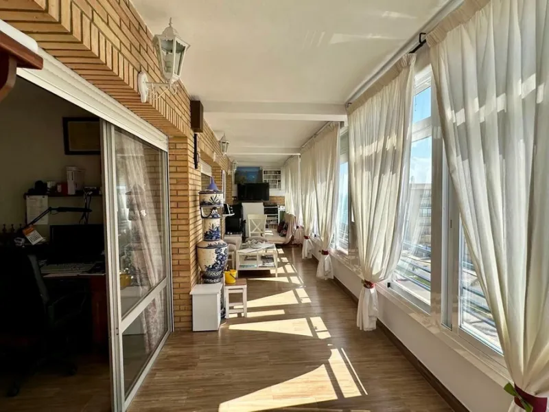 Wake up to the Mediterranean just outside your window in this bright and spacious apartment located in Carvajal, Fuengirola, just a few steps from the beach.