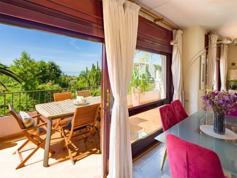 Nestled in the heart of Marbella's prestigious residential area, this elegant villa is a rare find, combining timeless Mediterranean charm with the potential for modern customization. With four bedrooms thoughtfully spread across two floors, this property