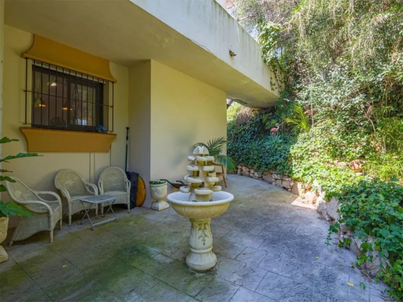Nestled in the heart of Marbella's prestigious residential area, this elegant villa is a rare find, combining timeless Mediterranean charm with the potential for modern customization. With four bedrooms thoughtfully spread across two floors, this property