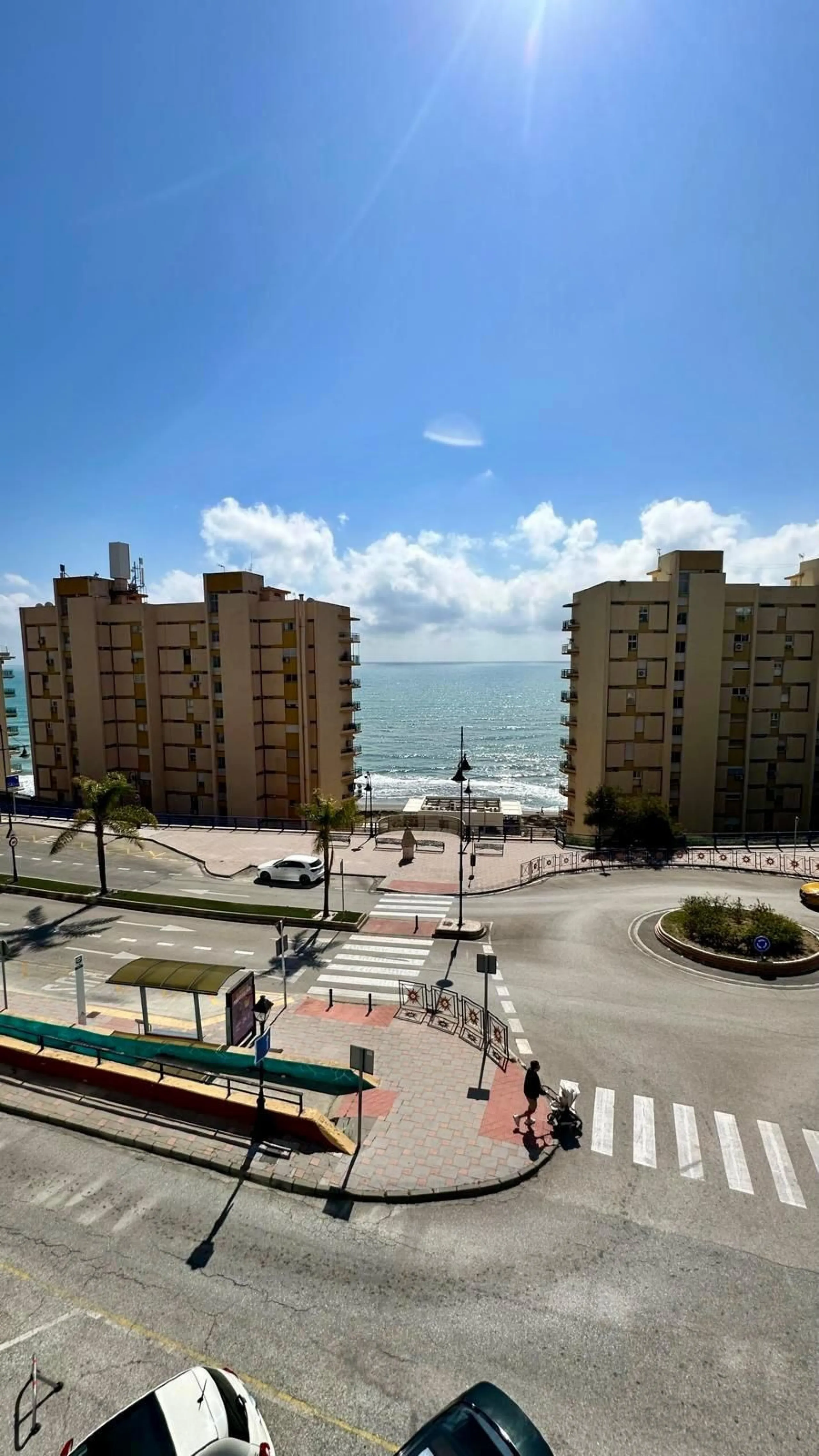 Wake up to the Mediterranean just outside your window in this bright and spacious apartment located in Carvajal, Fuengirola, just a few steps from the beach.