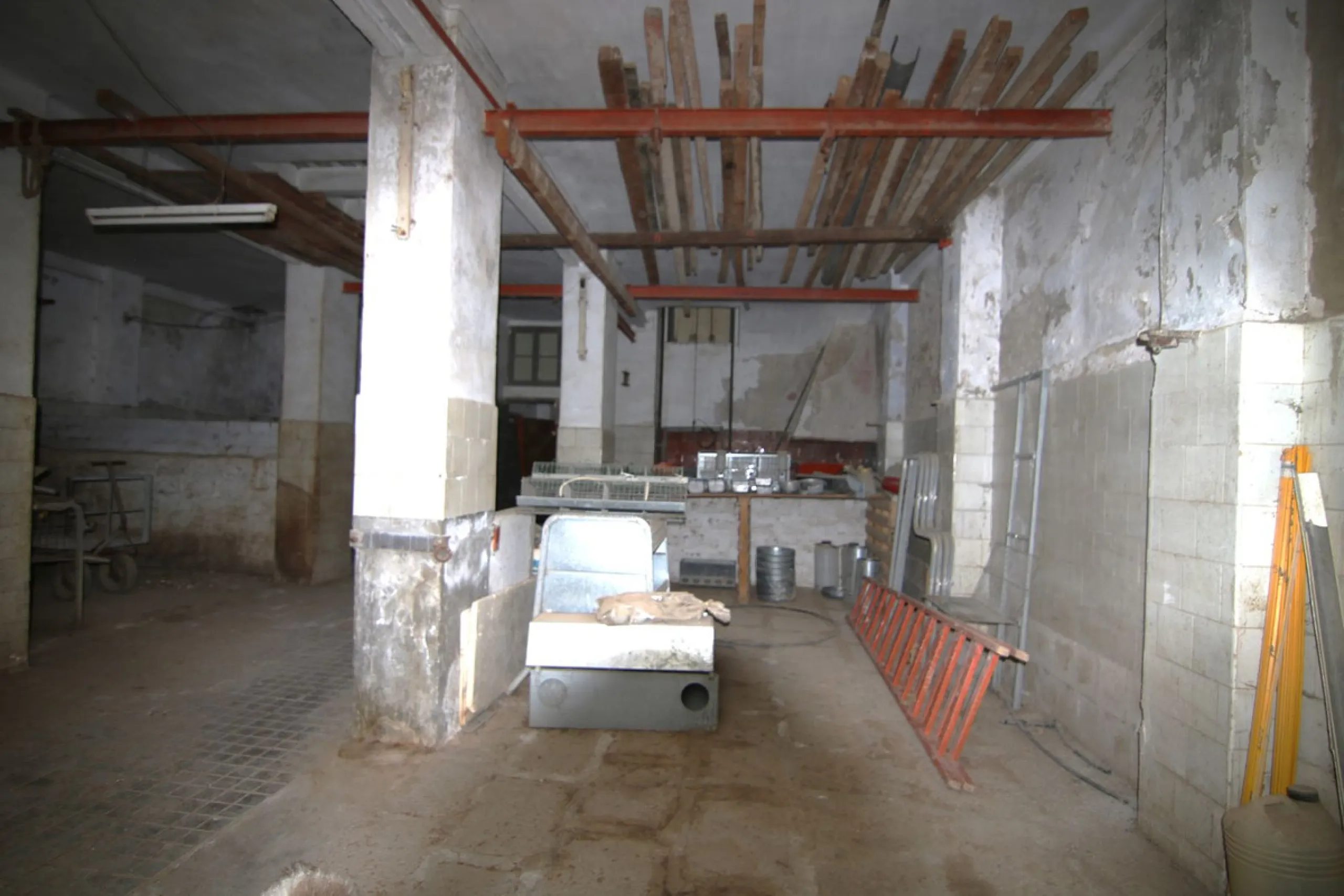 Commercial - Warehouse в продаже в Coín, Málaga. Площадь дома 823 м²