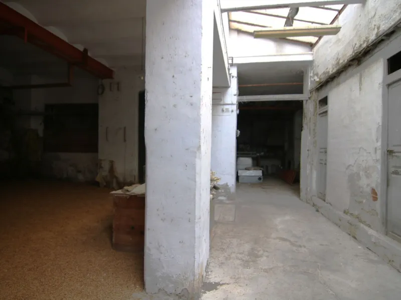 Commercial - Warehouse в продаже в Coín, Málaga. Площадь дома 823 м²