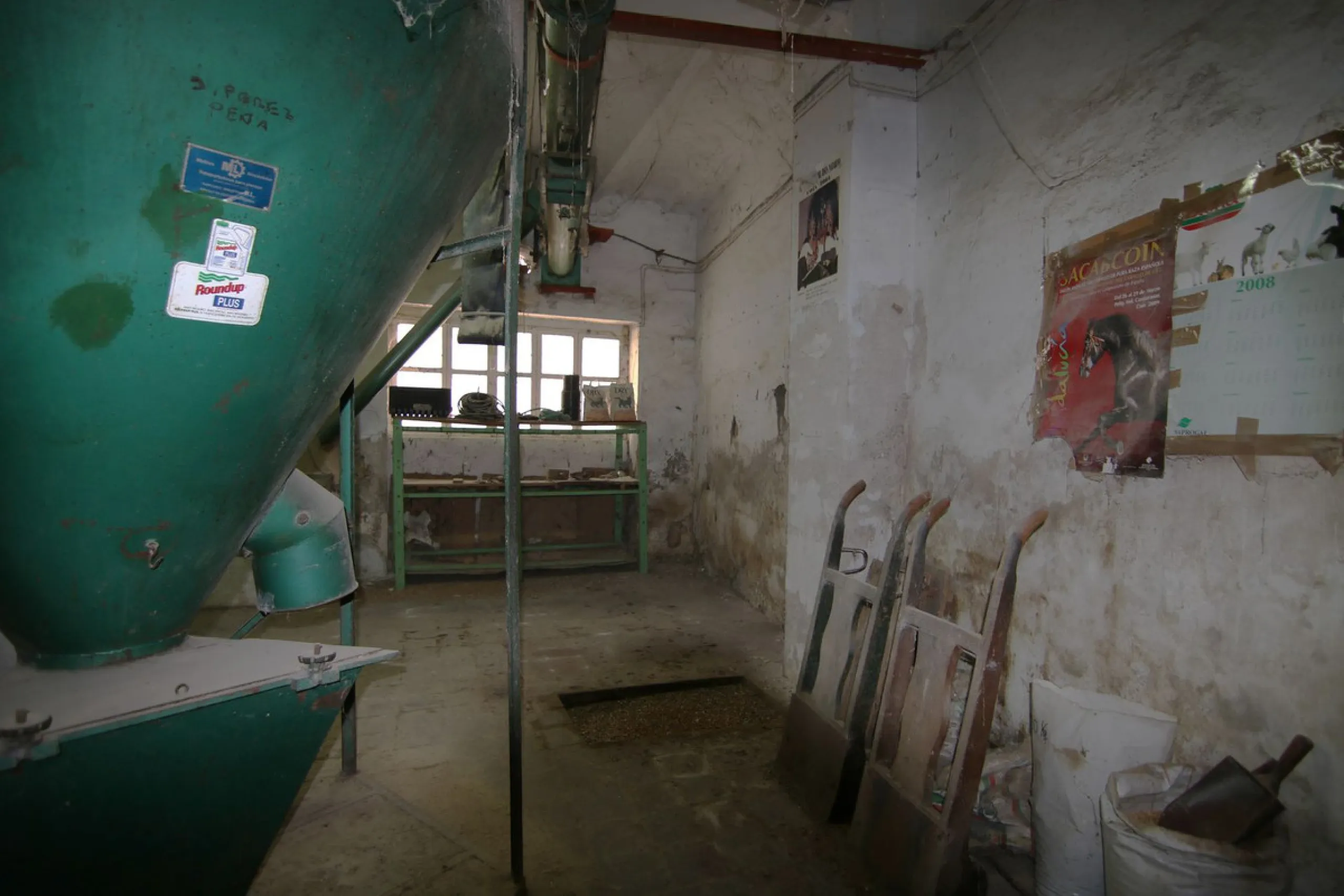 Commercial - Warehouse в продаже в Coín, Málaga. Площадь дома 823 м²