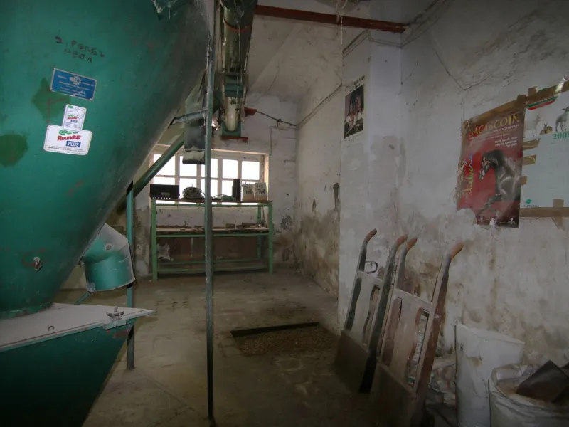 Commercial - Warehouse в продаже в Coín, Málaga. Площадь дома 823 м²