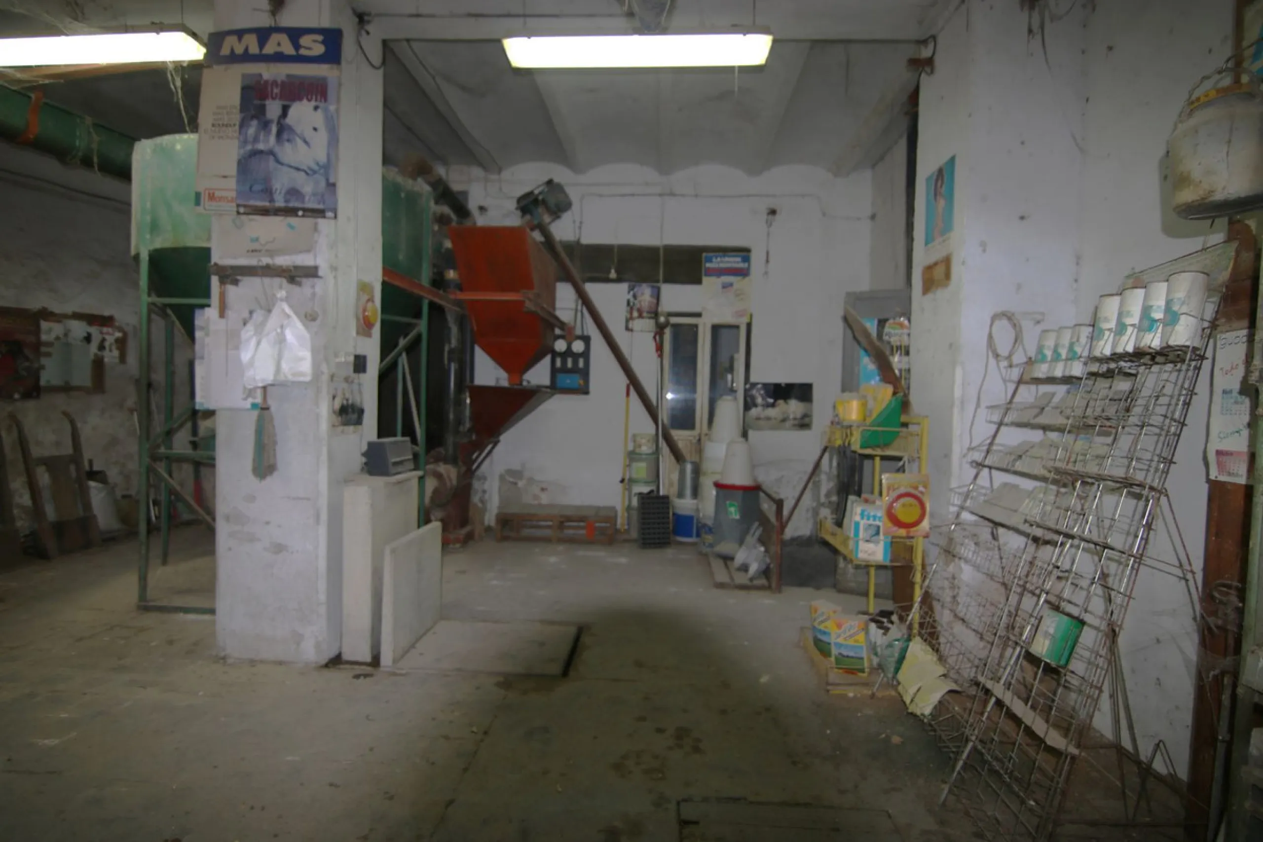 Commercial - Warehouse в продаже в Coín, Málaga. Площадь дома 823 м²