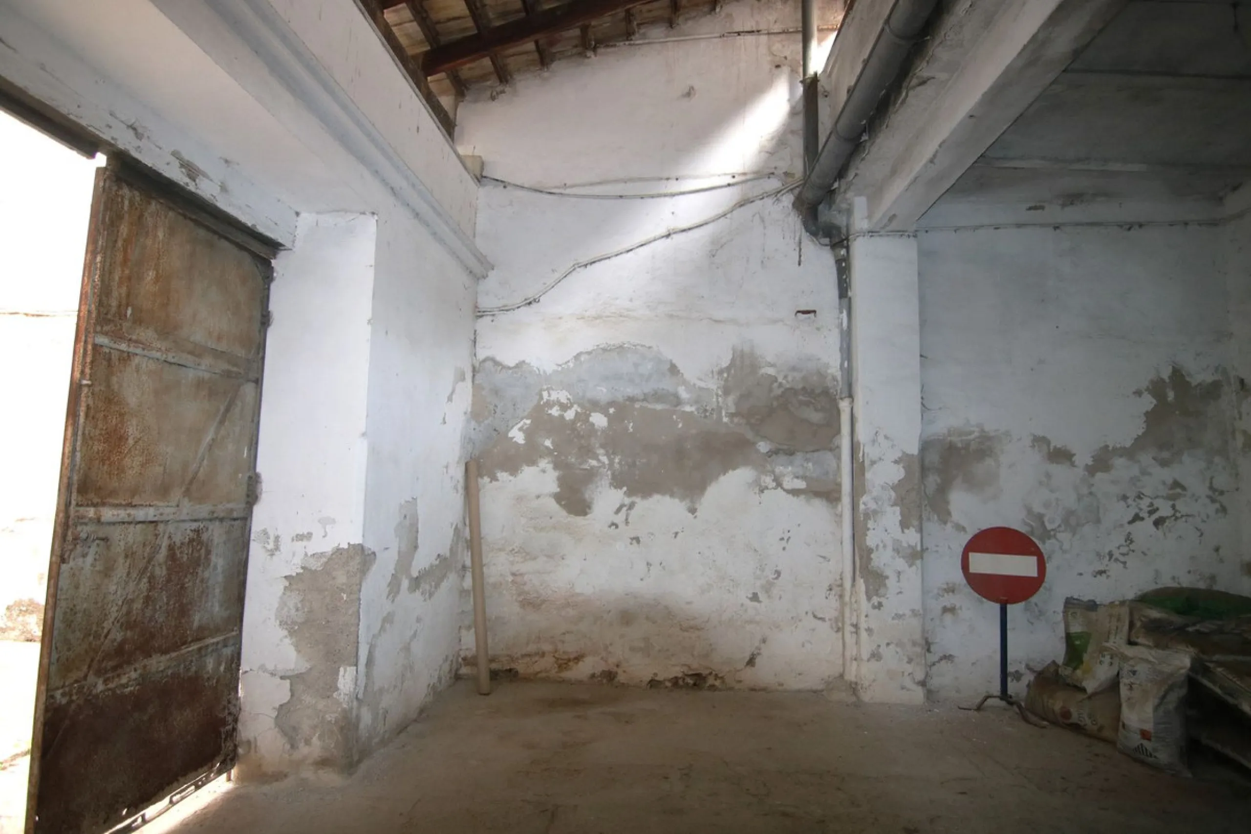 Commercial - Warehouse в продаже в Coín, Málaga. Площадь дома 823 м²