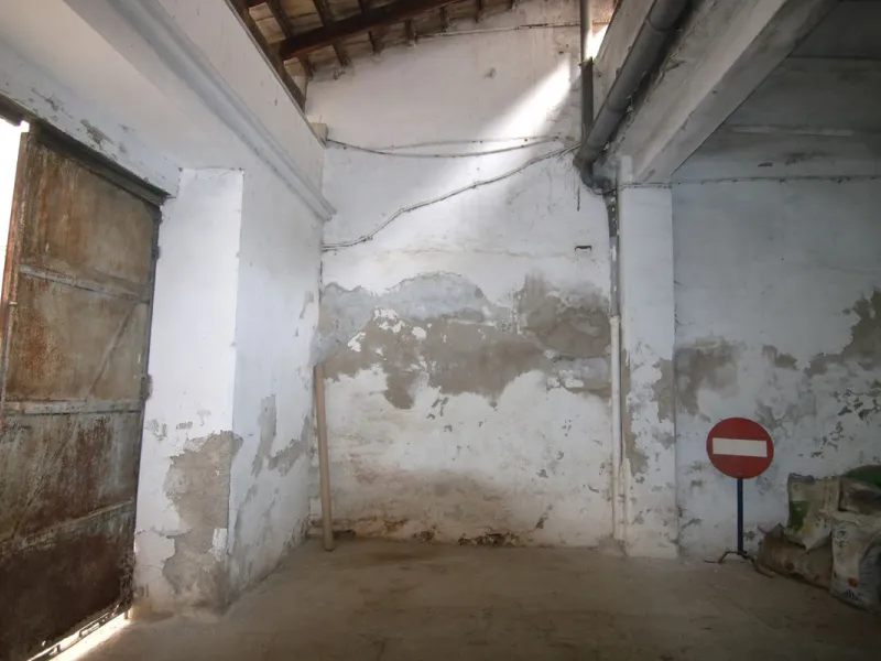 Commercial - Warehouse в продаже в Coín, Málaga. Площадь дома 823 м²