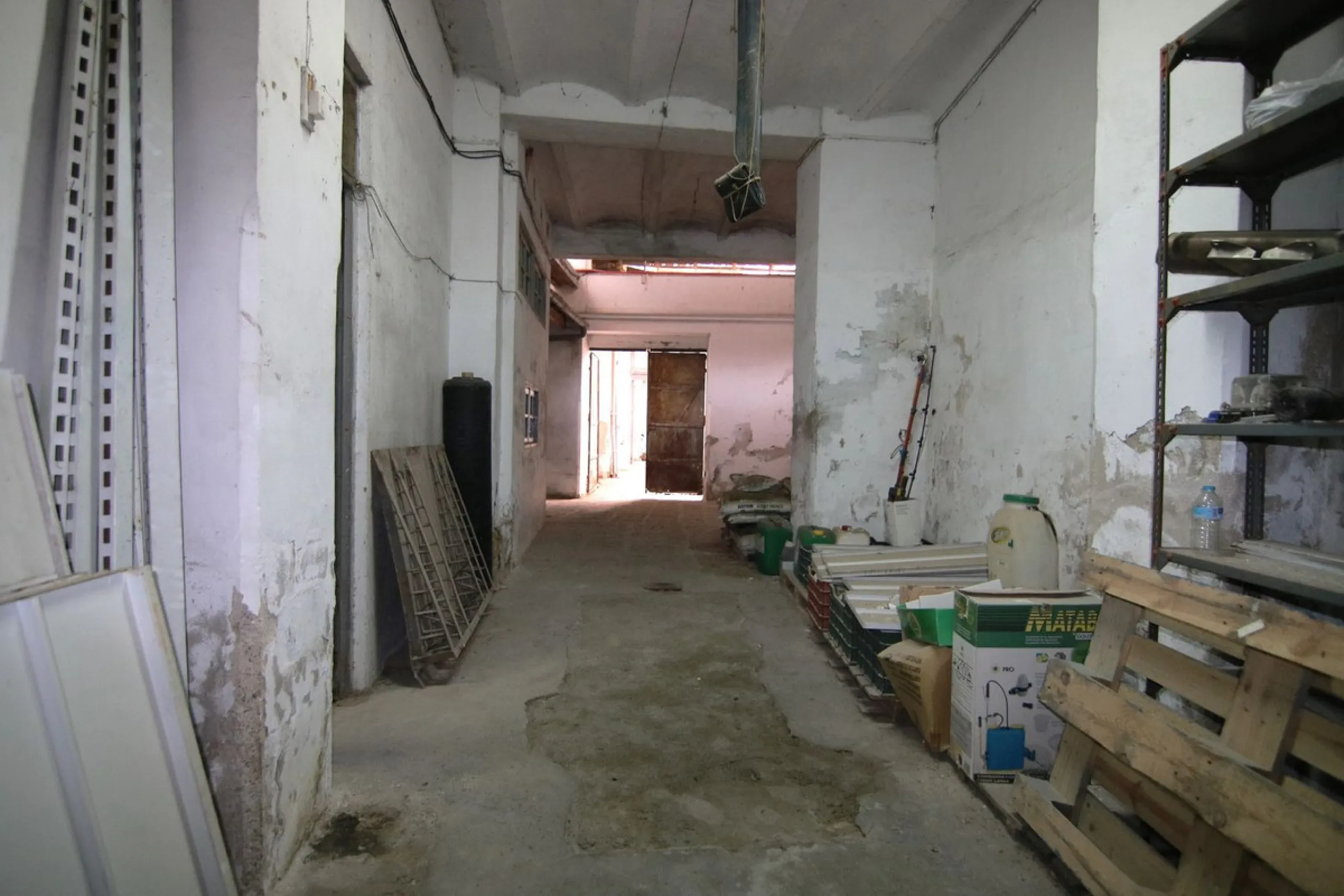 Commercial - Warehouse в продаже в Coín, Málaga. Площадь дома 823 м²