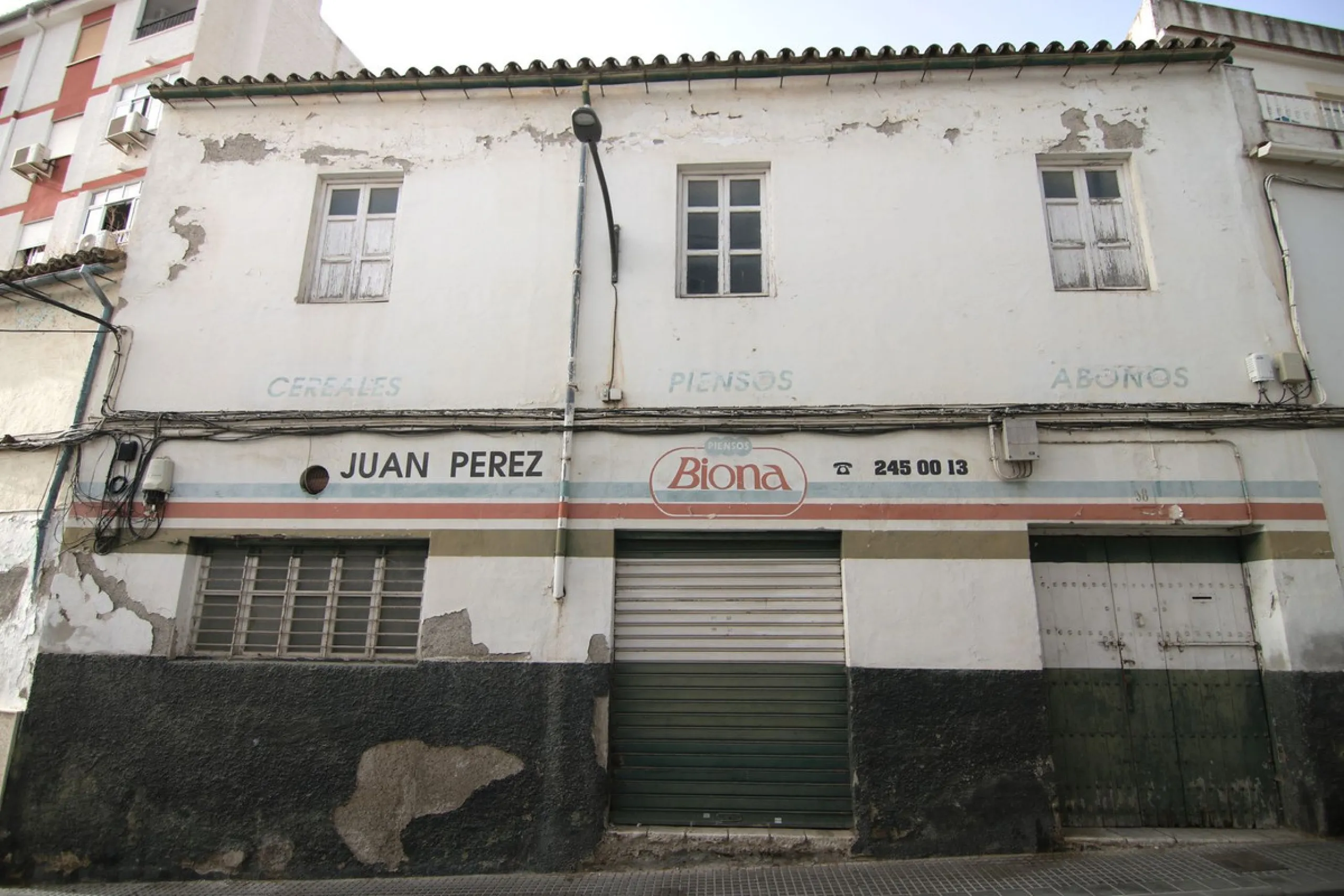 Commercial - Warehouse в продаже в Coín, Málaga. Площадь дома 823 м²