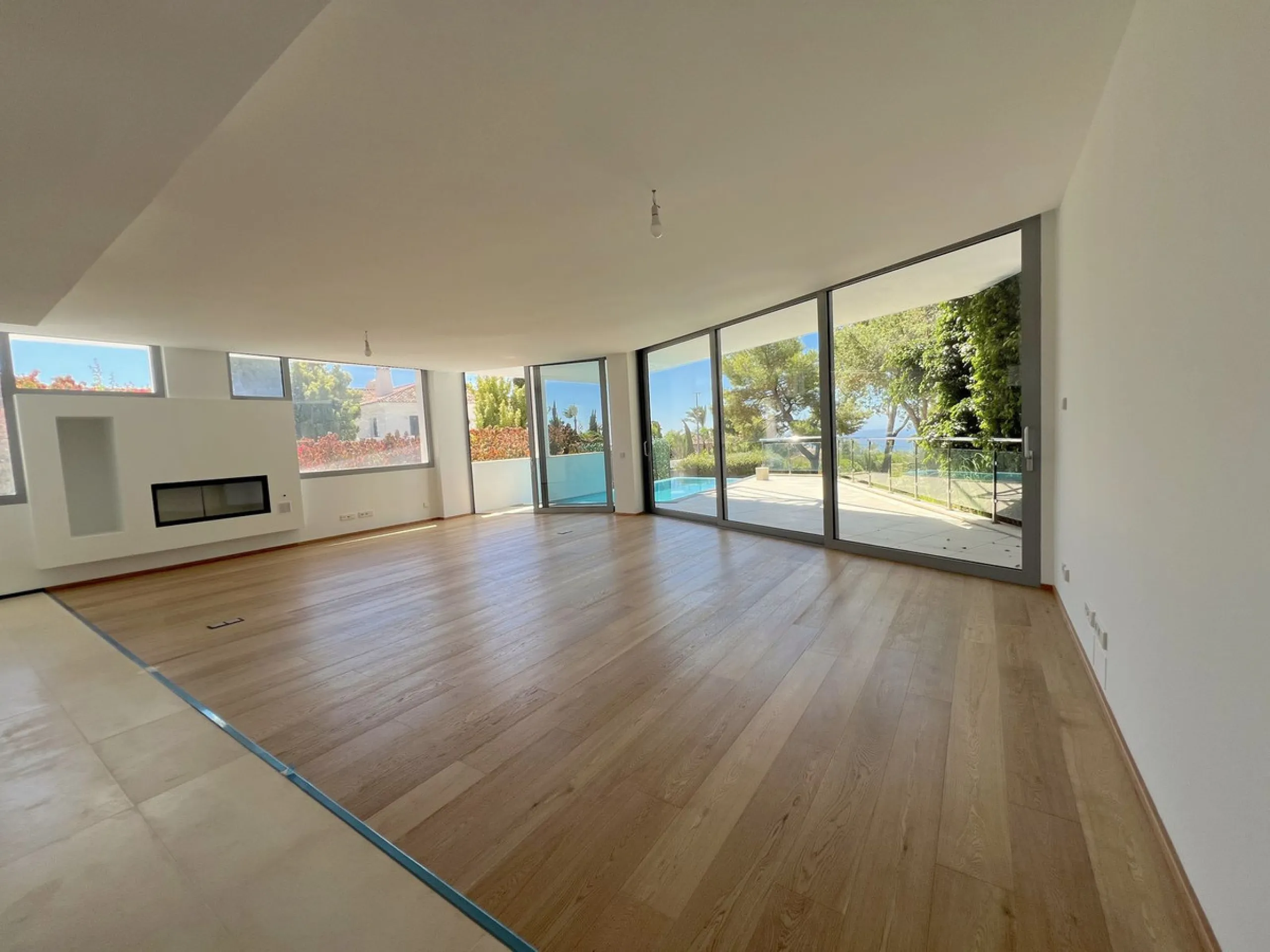 Prestigious five-bedroom villa nestled in the upscale neighborhood Meisho Hills of Sierra Blanca, Marbella. This luxurious property offers a spacious and exquisitely designed living space, perfect for those seeking a refined Mediterranean lifestyle.