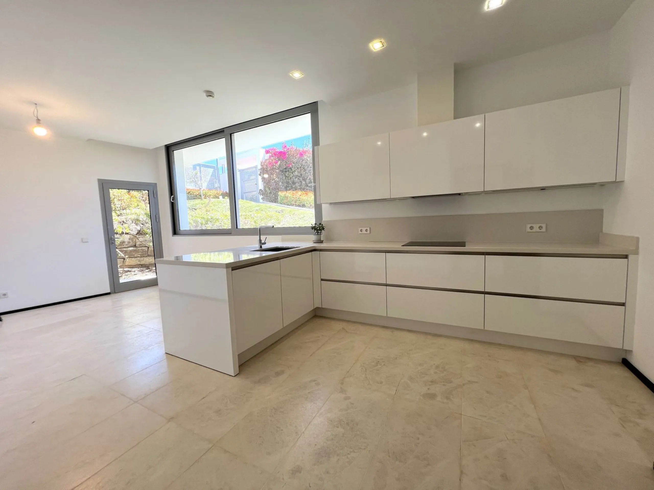 Prestigious five-bedroom villa nestled in the upscale neighborhood Meisho Hills of Sierra Blanca, Marbella. This luxurious property offers a spacious and exquisitely designed living space, perfect for those seeking a refined Mediterranean lifestyle.