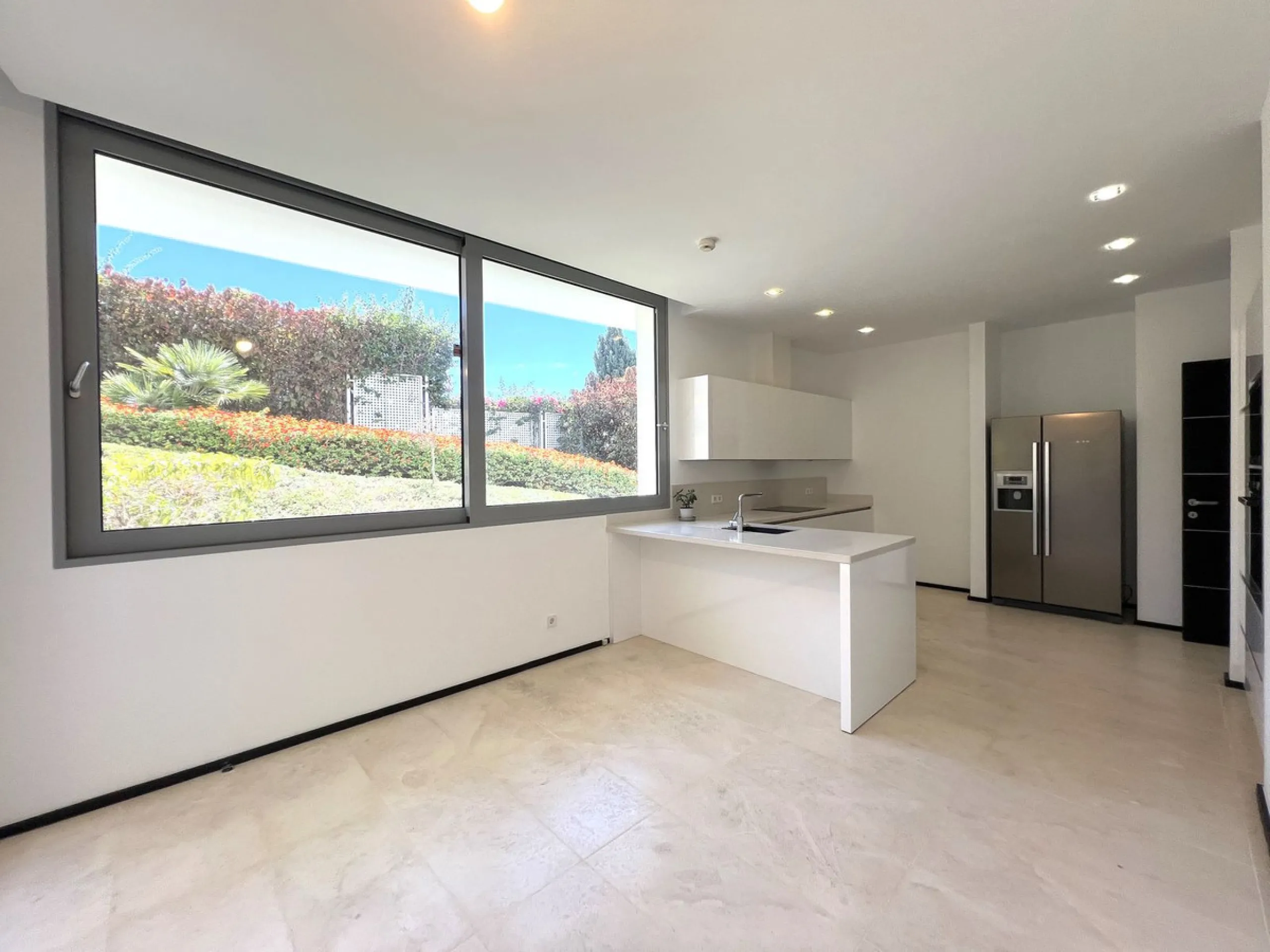 Prestigious five-bedroom villa nestled in the upscale neighborhood Meisho Hills of Sierra Blanca, Marbella. This luxurious property offers a spacious and exquisitely designed living space, perfect for those seeking a refined Mediterranean lifestyle.