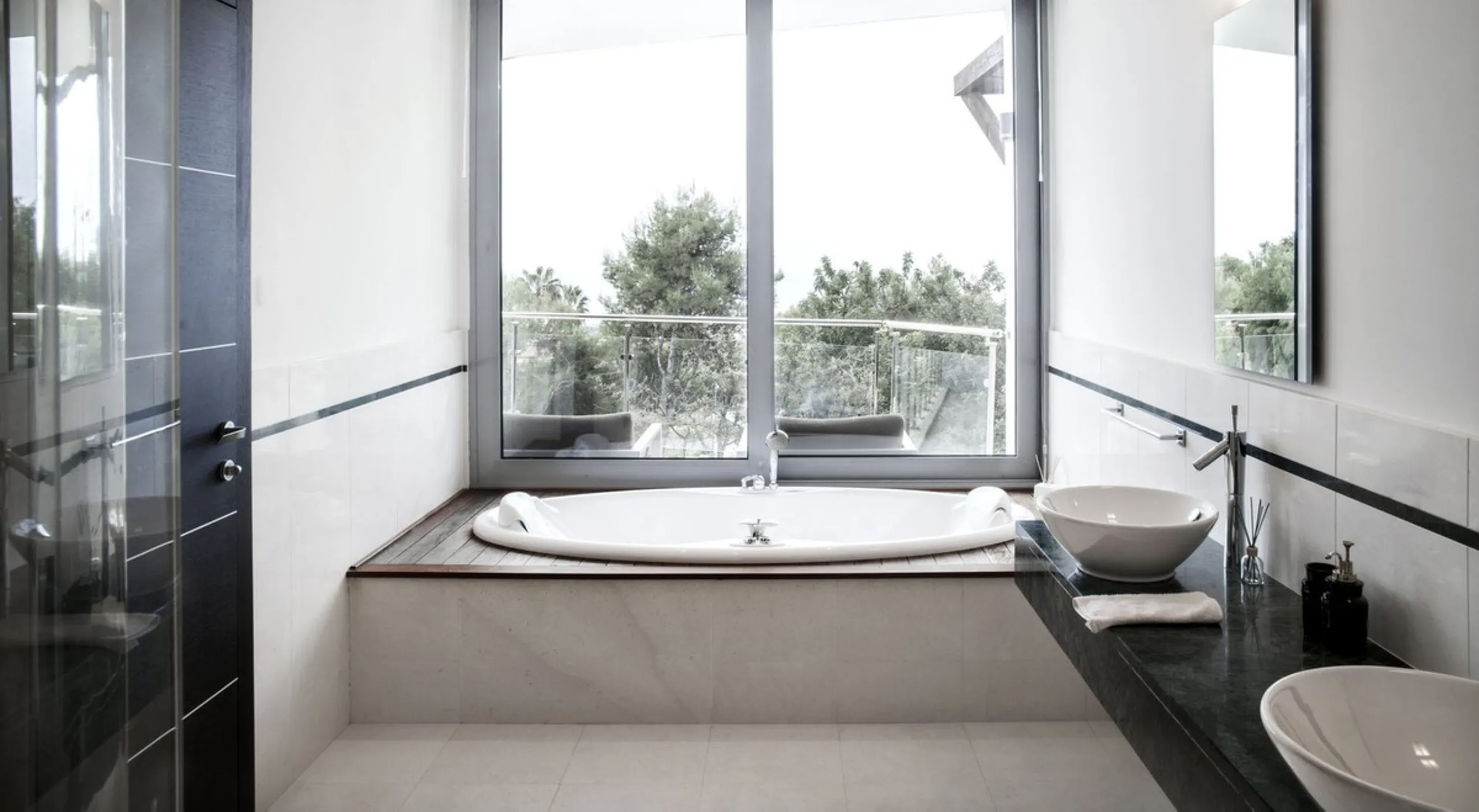 Prestigious five-bedroom villa nestled in the upscale neighborhood Meisho Hills of Sierra Blanca, Marbella. This luxurious property offers a spacious and exquisitely designed living space, perfect for those seeking a refined Mediterranean lifestyle.