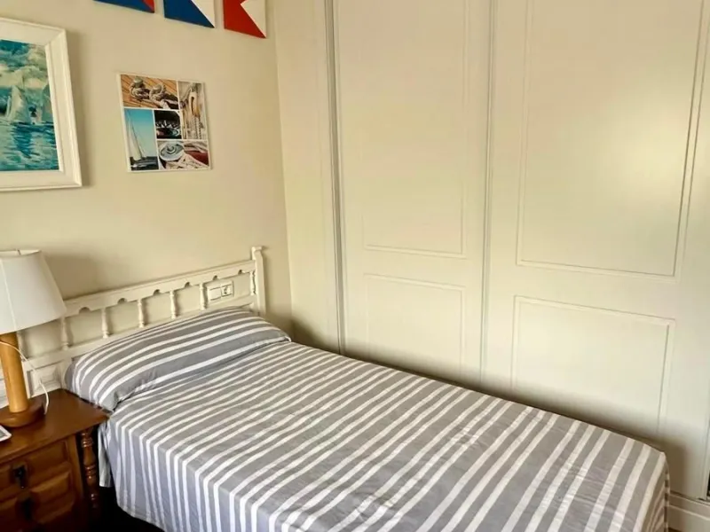 Wake up to the Mediterranean just outside your window in this bright and spacious apartment located in Carvajal, Fuengirola, just a few steps from the beach.