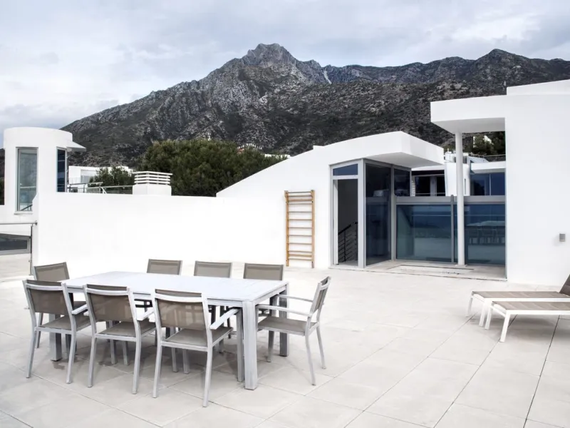 Prestigious five-bedroom villa nestled in the upscale neighborhood Meisho Hills of Sierra Blanca, Marbella. This luxurious property offers a spacious and exquisitely designed living space, perfect for those seeking a refined Mediterranean lifestyle.