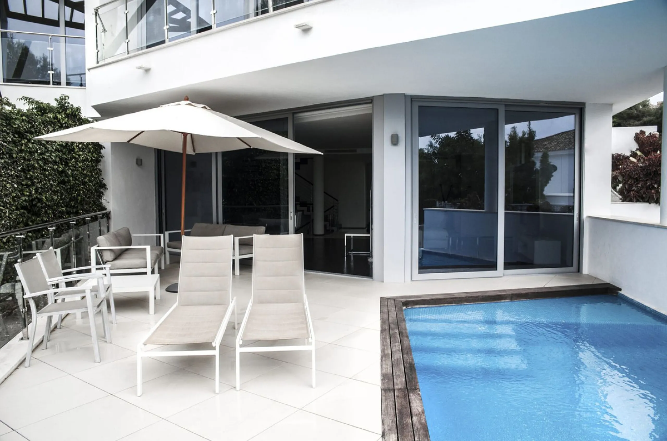 Prestigious five-bedroom villa nestled in the upscale neighborhood Meisho Hills of Sierra Blanca, Marbella. This luxurious property offers a spacious and exquisitely designed living space, perfect for those seeking a refined Mediterranean lifestyle.