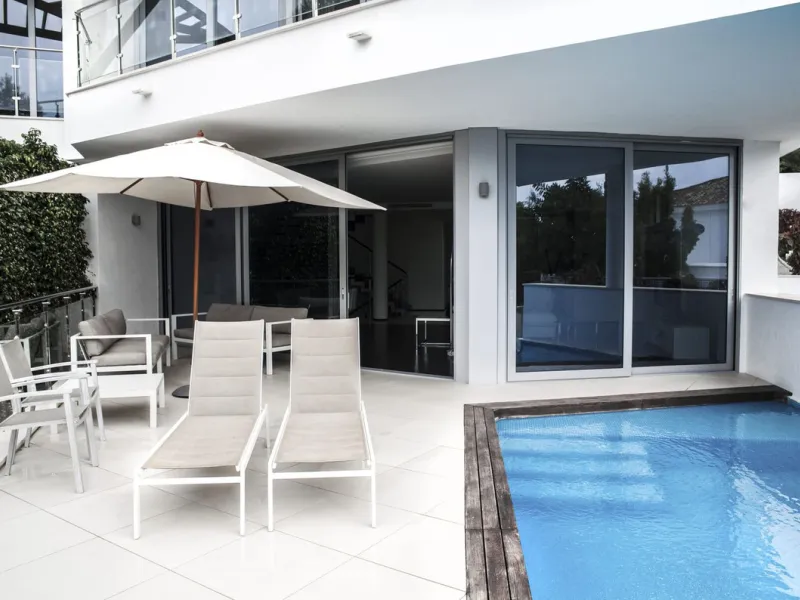 Prestigious five-bedroom villa nestled in the upscale neighborhood Meisho Hills of Sierra Blanca, Marbella. This luxurious property offers a spacious and exquisitely designed living space, perfect for those seeking a refined Mediterranean lifestyle.