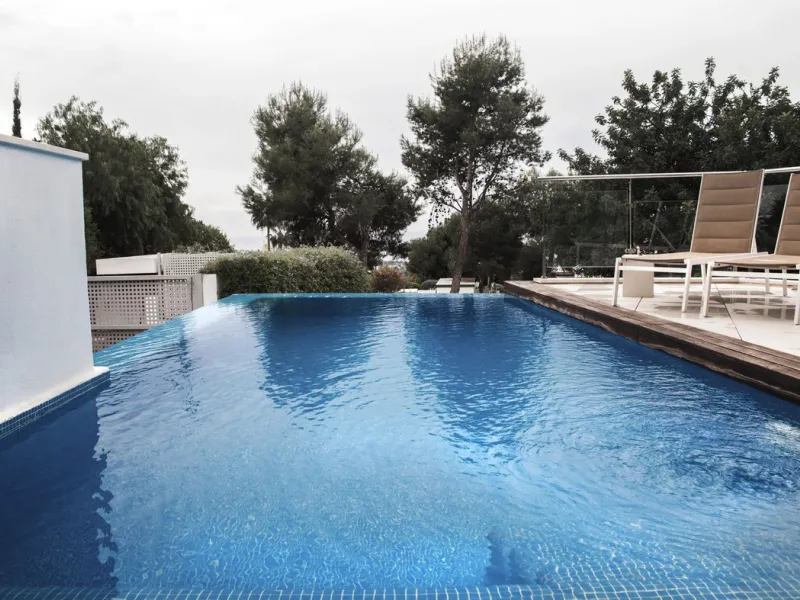 Prestigious five-bedroom villa nestled in the upscale neighborhood Meisho Hills of Sierra Blanca, Marbella. This luxurious property offers a spacious and exquisitely designed living space, perfect for those seeking a refined Mediterranean lifestyle.