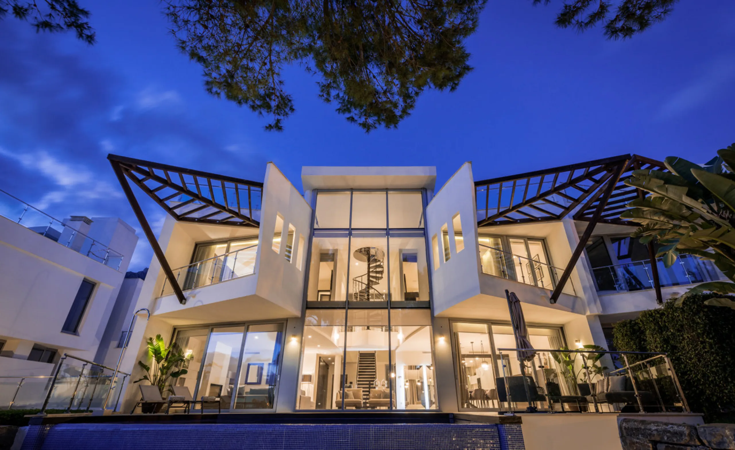 Prestigious five-bedroom villa nestled in the upscale neighborhood Meisho Hills of Sierra Blanca, Marbella. This luxurious property offers a spacious and exquisitely designed living space, perfect for those seeking a refined Mediterranean lifestyle.