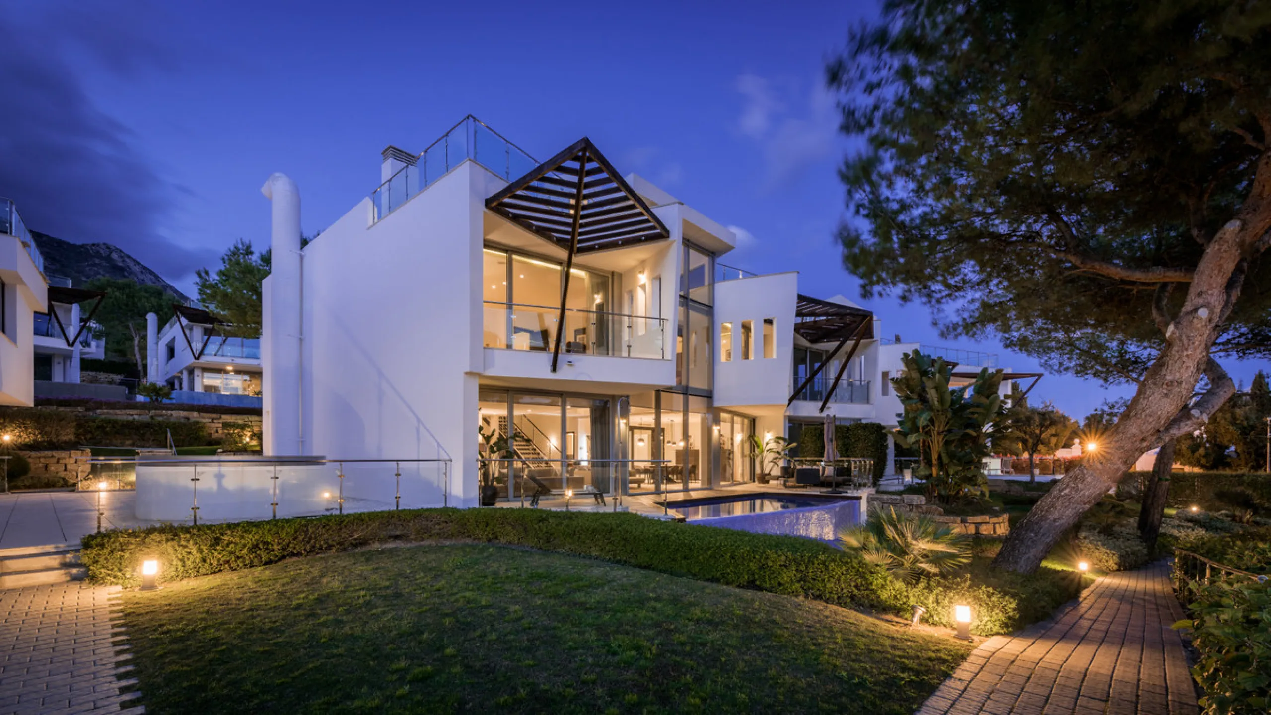 Prestigious five-bedroom villa nestled in the upscale neighborhood Meisho Hills of Sierra Blanca, Marbella. This luxurious property offers a spacious and exquisitely designed living space, perfect for those seeking a refined Mediterranean lifestyle.