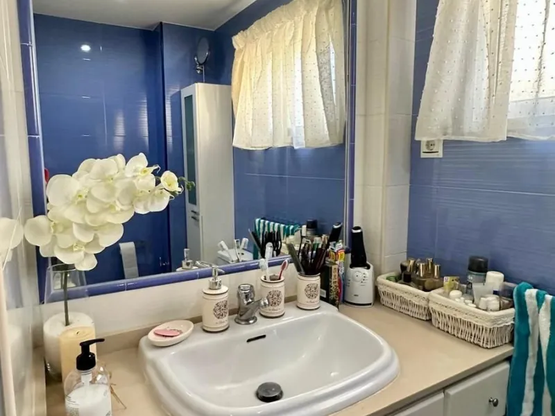 Wake up to the Mediterranean just outside your window in this bright and spacious apartment located in Carvajal, Fuengirola, just a few steps from the beach.