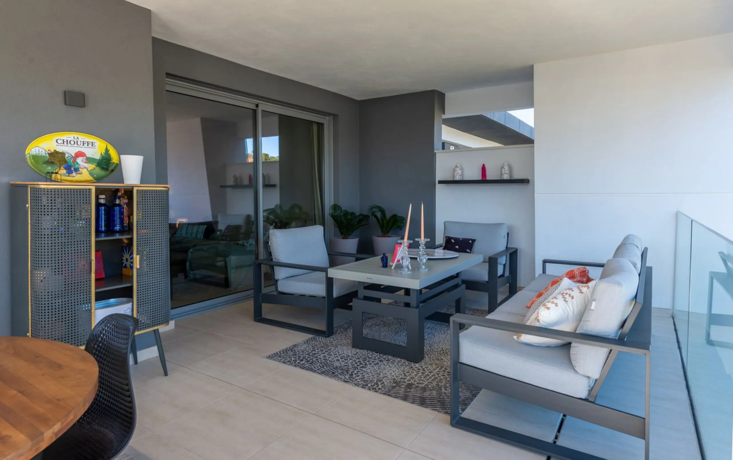 Nestled in the heart of the New Golden Mile, this enchanting 2-bedroom, 2-bathroom apartment offers a unique and captivating feature-mountain views that will take your breath away.
