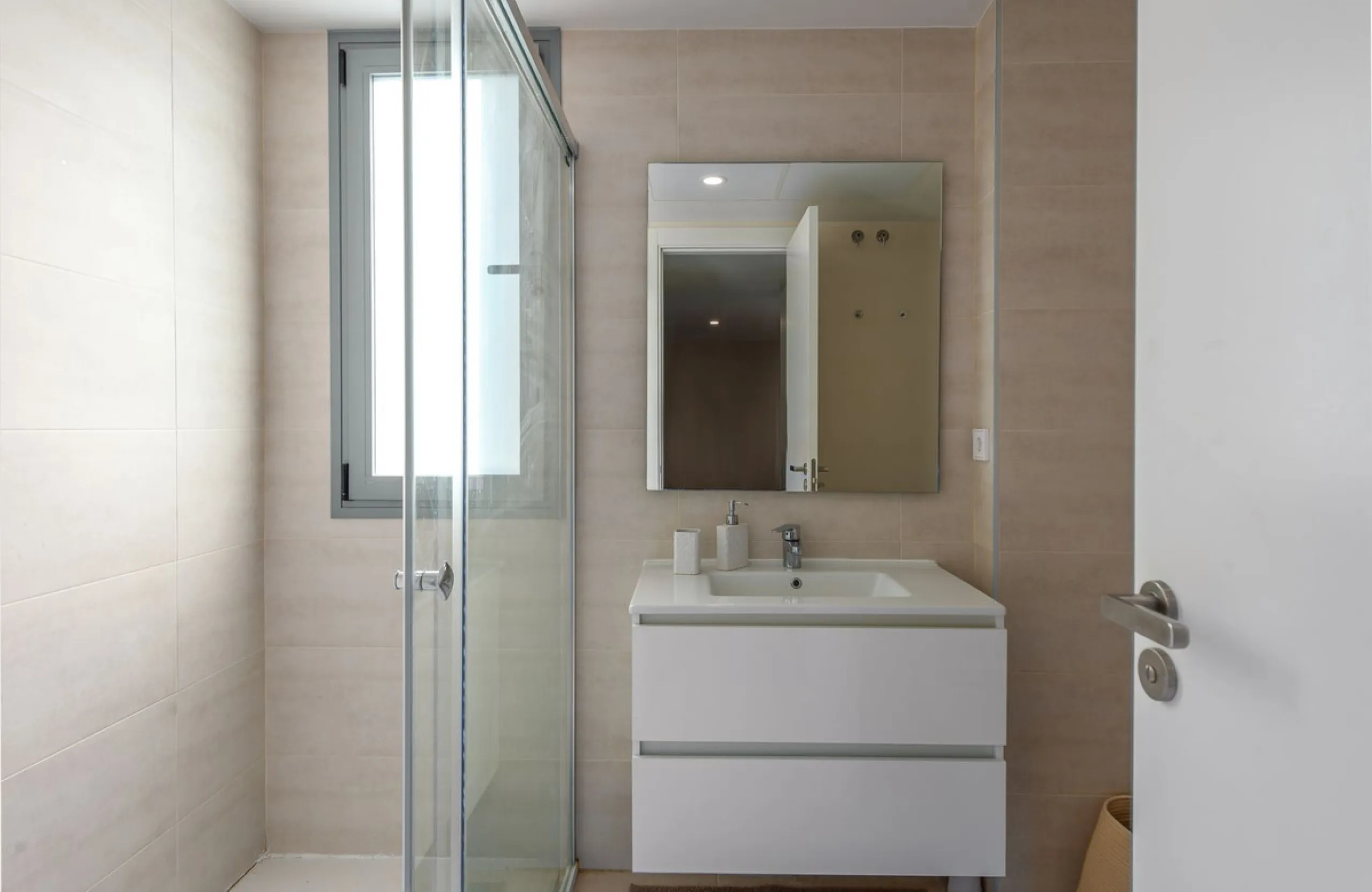 Nestled in the heart of the New Golden Mile, this enchanting 2-bedroom, 2-bathroom apartment offers a unique and captivating feature-mountain views that will take your breath away.
