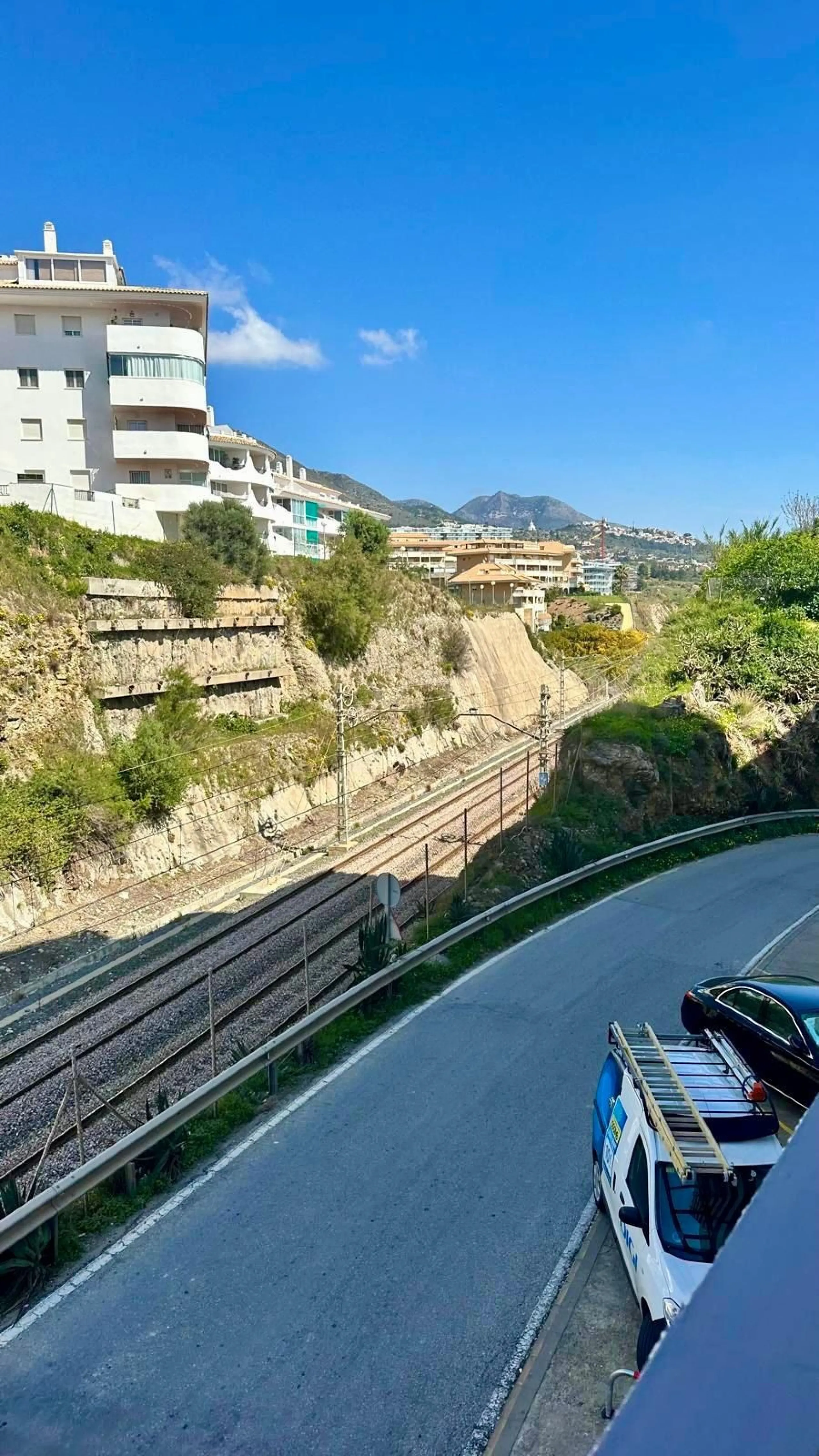 Wake up to the Mediterranean just outside your window in this bright and spacious apartment located in Carvajal, Fuengirola, just a few steps from the beach.