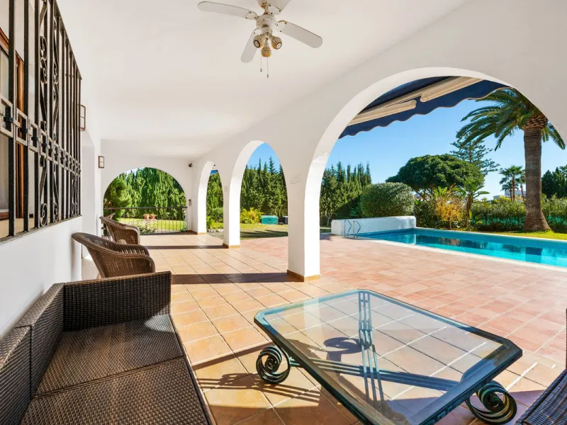 Villa "Casa Nina" is a characteristic Andalucian style modernised house, beautifully set in a tranquil location of Atalaya Alta, on the border between Estepona and Marbella - west of the enchanting Marbella city centre (10 min drive), and just a 5 minute 