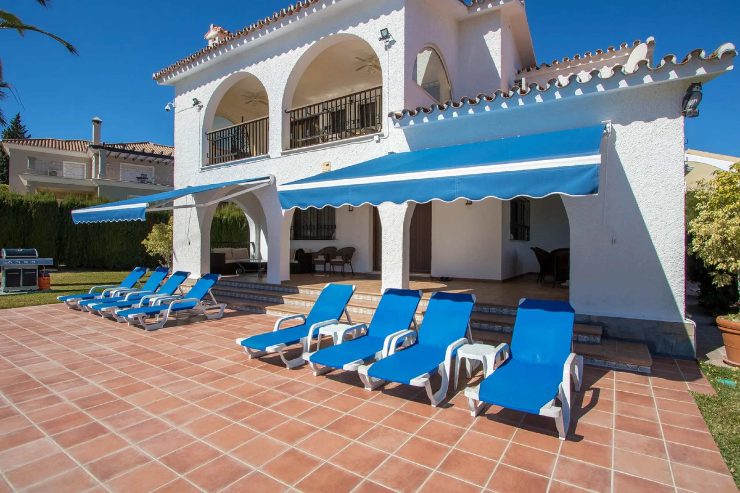 Villa "Casa Nina" is a characteristic Andalucian style modernised house, beautifully set in a tranquil location of Atalaya Alta, on the border between Estepona and Marbella - west of the enchanting Marbella city centre (10 min drive), and just a 5 minute 