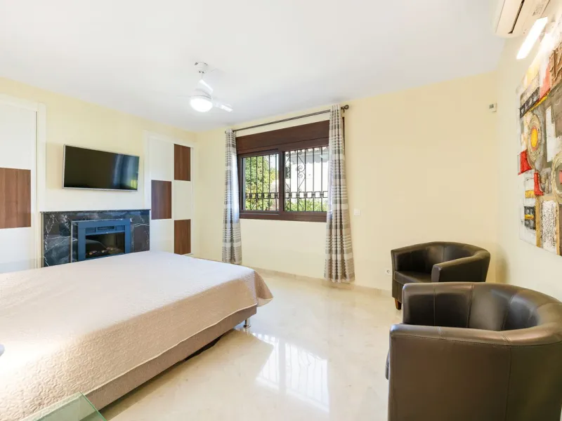 Villa "Casa Nina" is a characteristic Andalucian style modernised house, beautifully set in a tranquil location of Atalaya Alta, on the border between Estepona and Marbella - west of the enchanting Marbella city centre (10 min drive), and just a 5 minute 