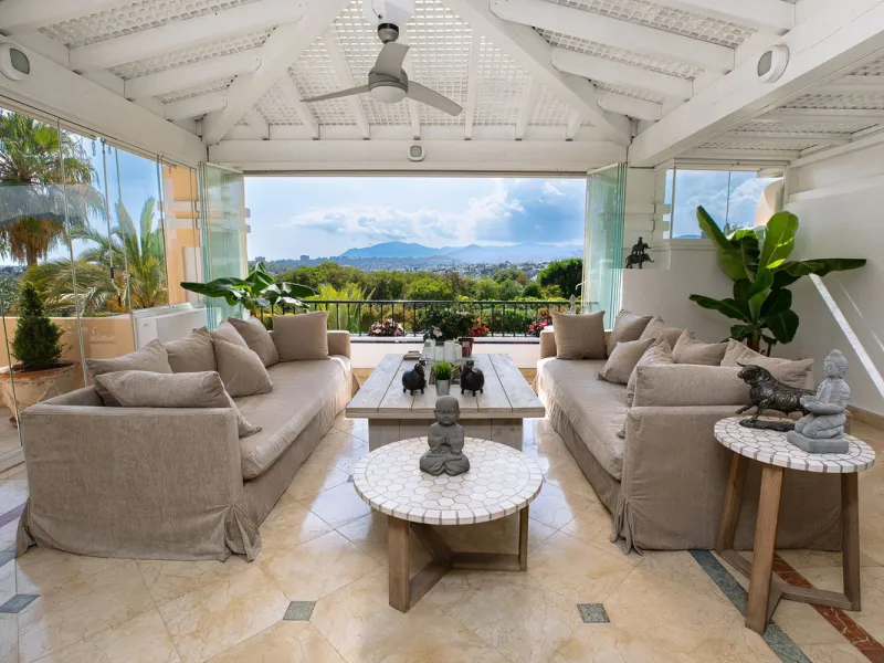 This Luxury Penthouse is located at the heart of The Golden Mile, in a gated complex with only 47 apartments, with 24-hour security and beautiful communal gardens. The property has large rooms, a huge terrace with new jacuzzi and barbecue area, floor heat