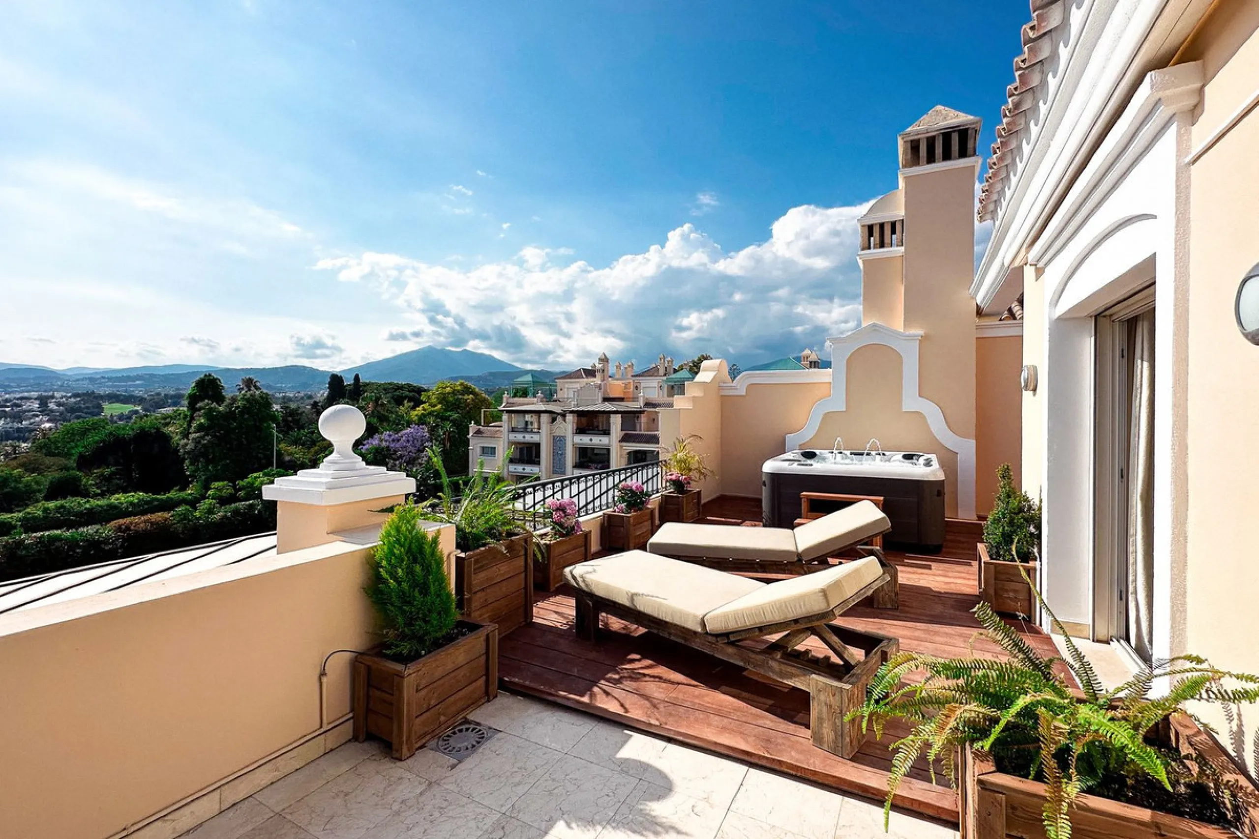 This Luxury Penthouse is located at the heart of The Golden Mile, in a gated complex with only 47 apartments, with 24-hour security and beautiful communal gardens. The property has large rooms, a huge terrace with new jacuzzi and barbecue area, floor heat