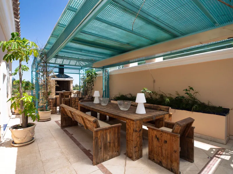 This Luxury Penthouse is located at the heart of The Golden Mile, in a gated complex with only 47 apartments, with 24-hour security and beautiful communal gardens. The property has large rooms, a huge terrace with new jacuzzi and barbecue area, floor heat