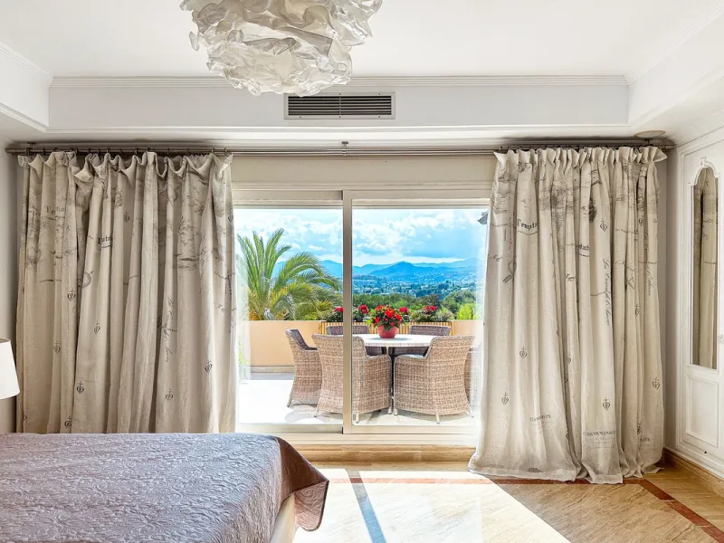 This Luxury Penthouse is located at the heart of The Golden Mile, in a gated complex with only 47 apartments, with 24-hour security and beautiful communal gardens. The property has large rooms, a huge terrace with new jacuzzi and barbecue area, floor heat