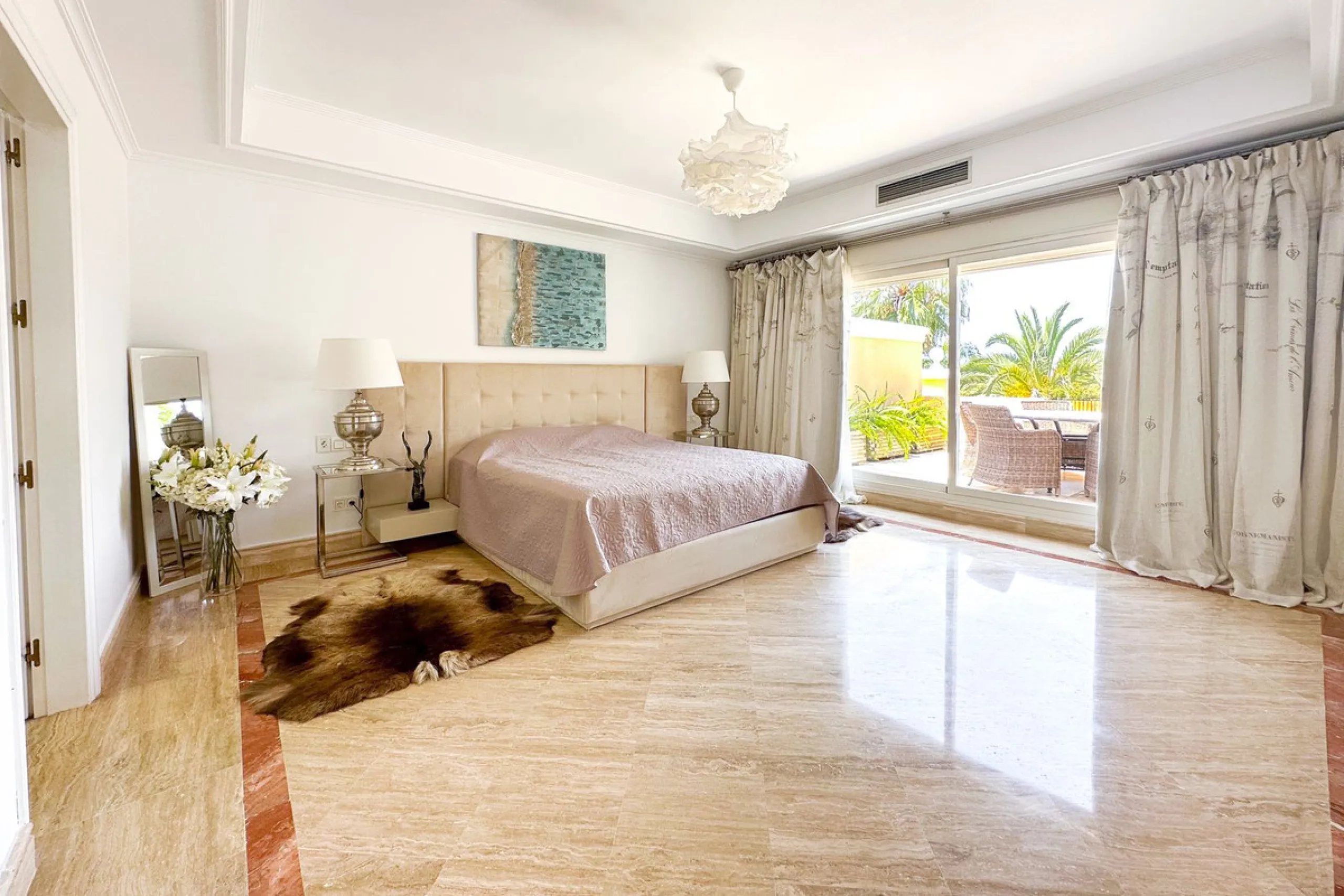 This Luxury Penthouse is located at the heart of The Golden Mile, in a gated complex with only 47 apartments, with 24-hour security and beautiful communal gardens. The property has large rooms, a huge terrace with new jacuzzi and barbecue area, floor heat