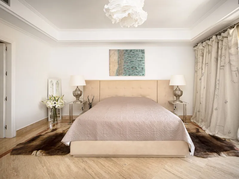 This Luxury Penthouse is located at the heart of The Golden Mile, in a gated complex with only 47 apartments, with 24-hour security and beautiful communal gardens. The property has large rooms, a huge terrace with new jacuzzi and barbecue area, floor heat