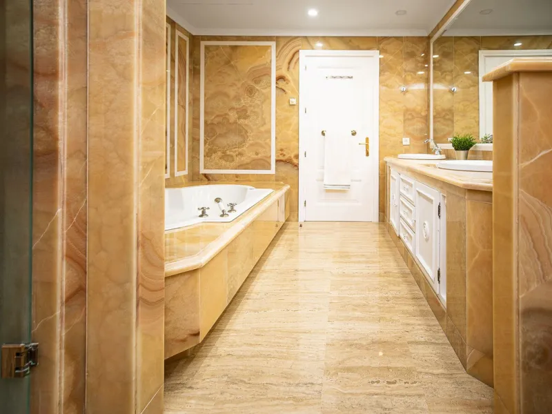 This Luxury Penthouse is located at the heart of The Golden Mile, in a gated complex with only 47 apartments, with 24-hour security and beautiful communal gardens. The property has large rooms, a huge terrace with new jacuzzi and barbecue area, floor heat