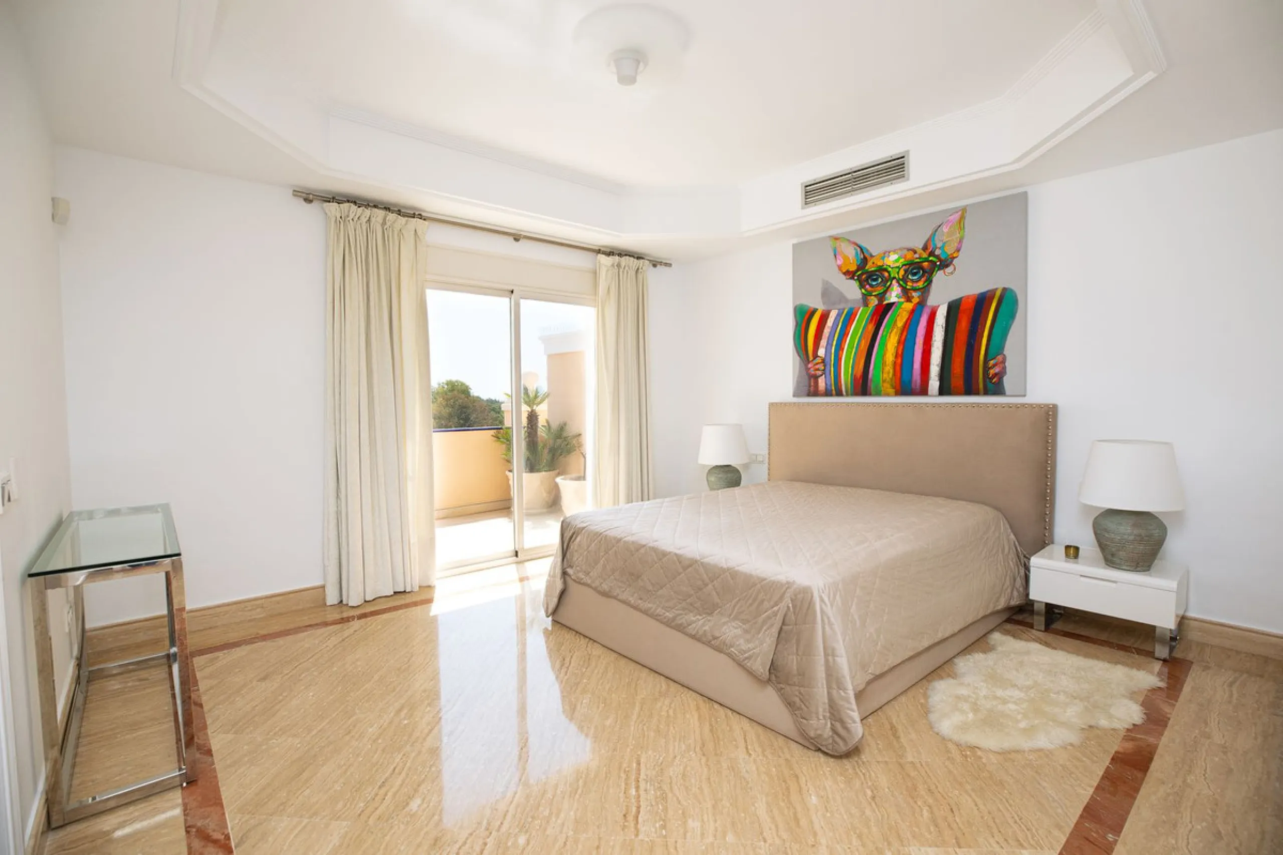 This Luxury Penthouse is located at the heart of The Golden Mile, in a gated complex with only 47 apartments, with 24-hour security and beautiful communal gardens. The property has large rooms, a huge terrace with new jacuzzi and barbecue area, floor heat